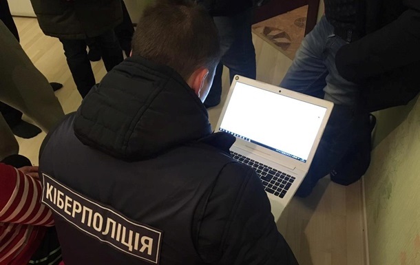 В Черновцах осудили несовершеннолетнего хакера за слив паролей