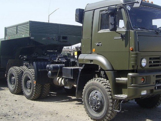 В Донецке военный тягач оккупантов сбил человека на переходе