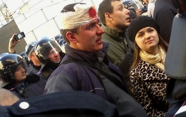 В Харькове произошли столкновения между участниками Евромайдана и митинга за федерализацию