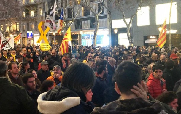 В Каталонии проходит масштабная акция протеста