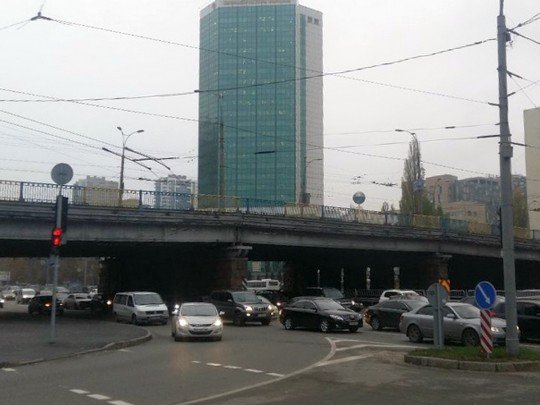 В Киеве на 10 дней ограничат движение в районе Воздухофлотского путепровода