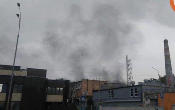 В Киеве на Подоле горел завод