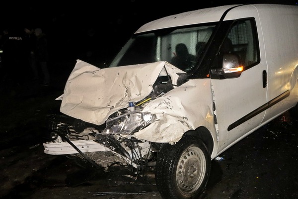 В Киеве погибла женщина-водитель, не удержавшая Hyundai на скользкой дороге (фото)