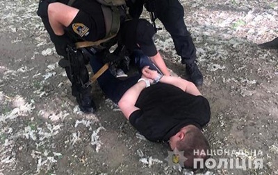 В Киеве при получении $100 тысяч задержали шантажистов госчиновника