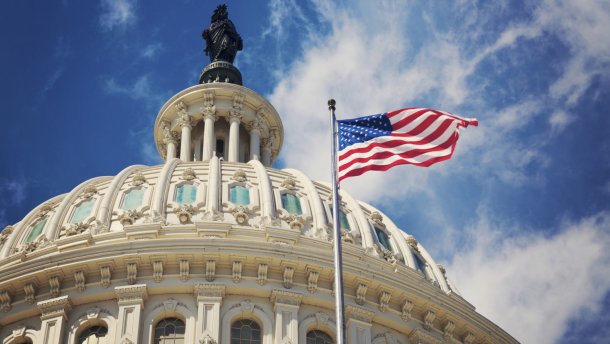 В Конгрессе США Путина назвали диктатором и предложили ввести новые санкции против России
