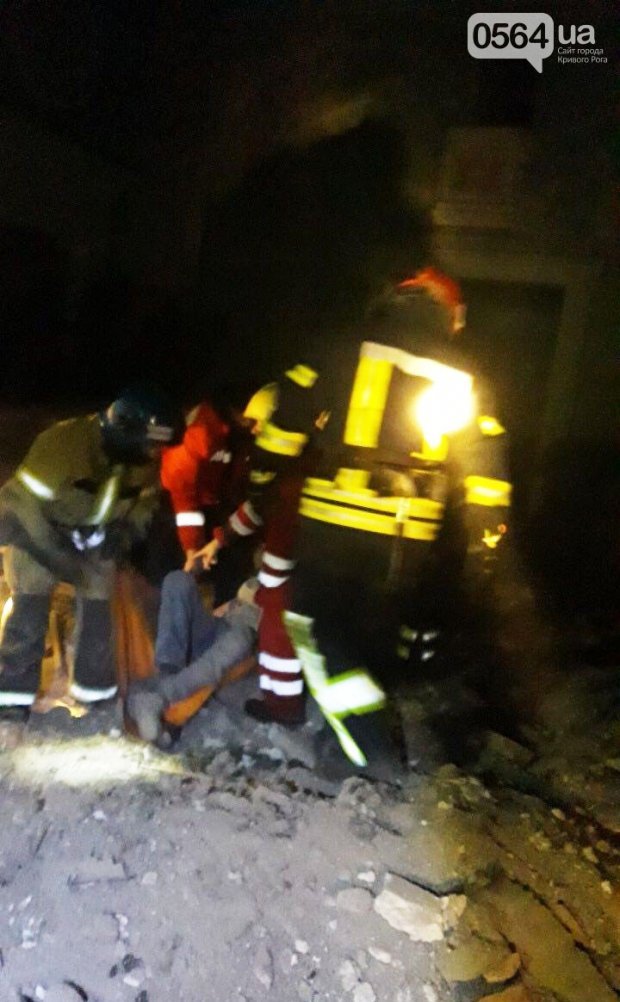 В Кривом Роге произошел обвал во дворце культуры: фото и видео