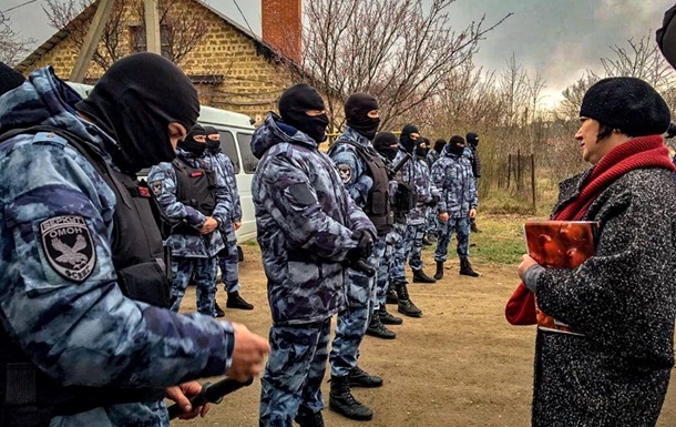 В Крыму обыскивают мечеть и дом имама