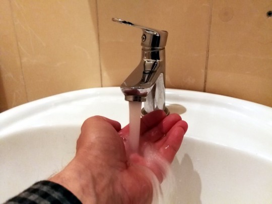 В нескольких районах Киева отключают горячую воду