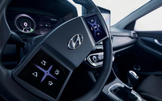 В новых моделях Hyundai может появиться сенсорный руль и 3D-панель приборов