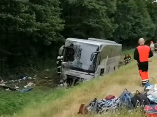 В Польше автобус с украинцами попал в серьезное ДТП: много пострадавших (видео)