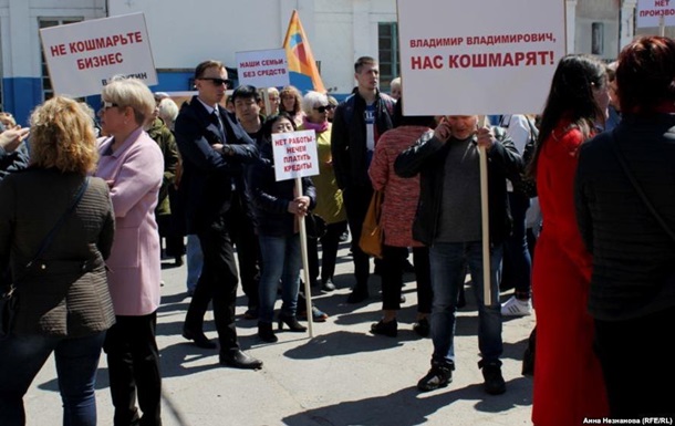 В России закрыли треть ТЦ: начались протесты