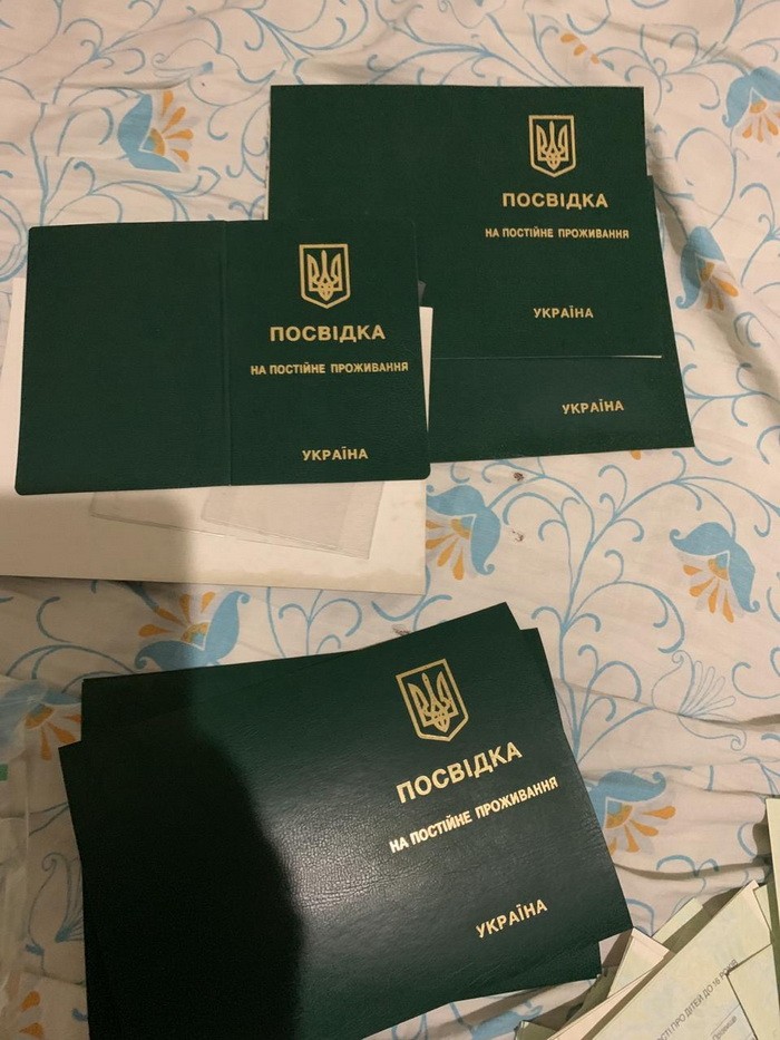 В Украине разоблачили масштабную аферу с подделкой паспортов (фото)