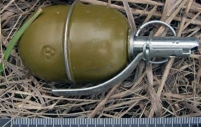 В Запорожье на детской площадке нашли боевую гранату