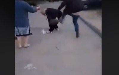 В Запорожье водитель избил соседку из-за парковки