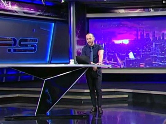 Ведущий грузинского телеканала Рустави-2 жёстко обматерил Путина в прямом эфире (видео)