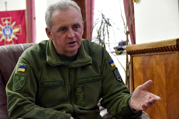 Виктор Муженко: «Россия может превратить войну на Донбассе в полномасштабную в течение часа»