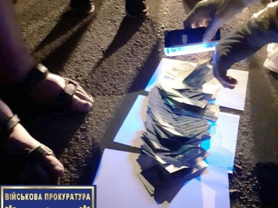 За службу в Африке – 8 тысяч долларов: офицер ВМС требовал деньги у будущих миротворцев (фото)