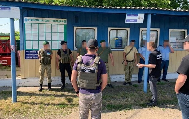За взятки задержаны одесские таможенники и пограничники