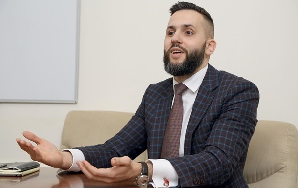 Замминистра рассказал, как продажа футболиста удержала гривну от проседания
