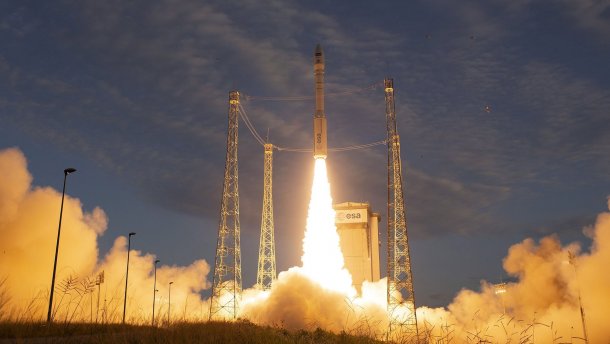 Запуск ракети Vega з військовим супутником на борту провалився: відео