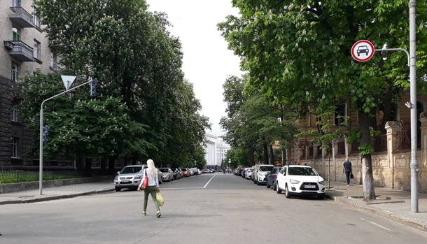 Зеленский открыл проход на Банковую