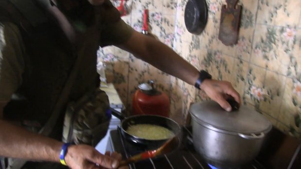 Журналисты 24 канала попали под обстрелы в одной из самых горячих точек Донетчины