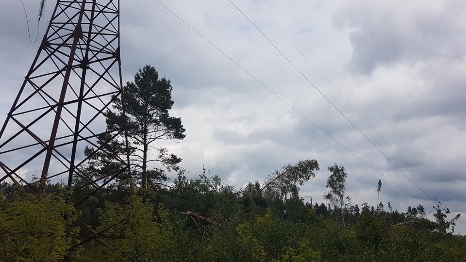 Енергетики долають наслідки стихії в області (Фото)