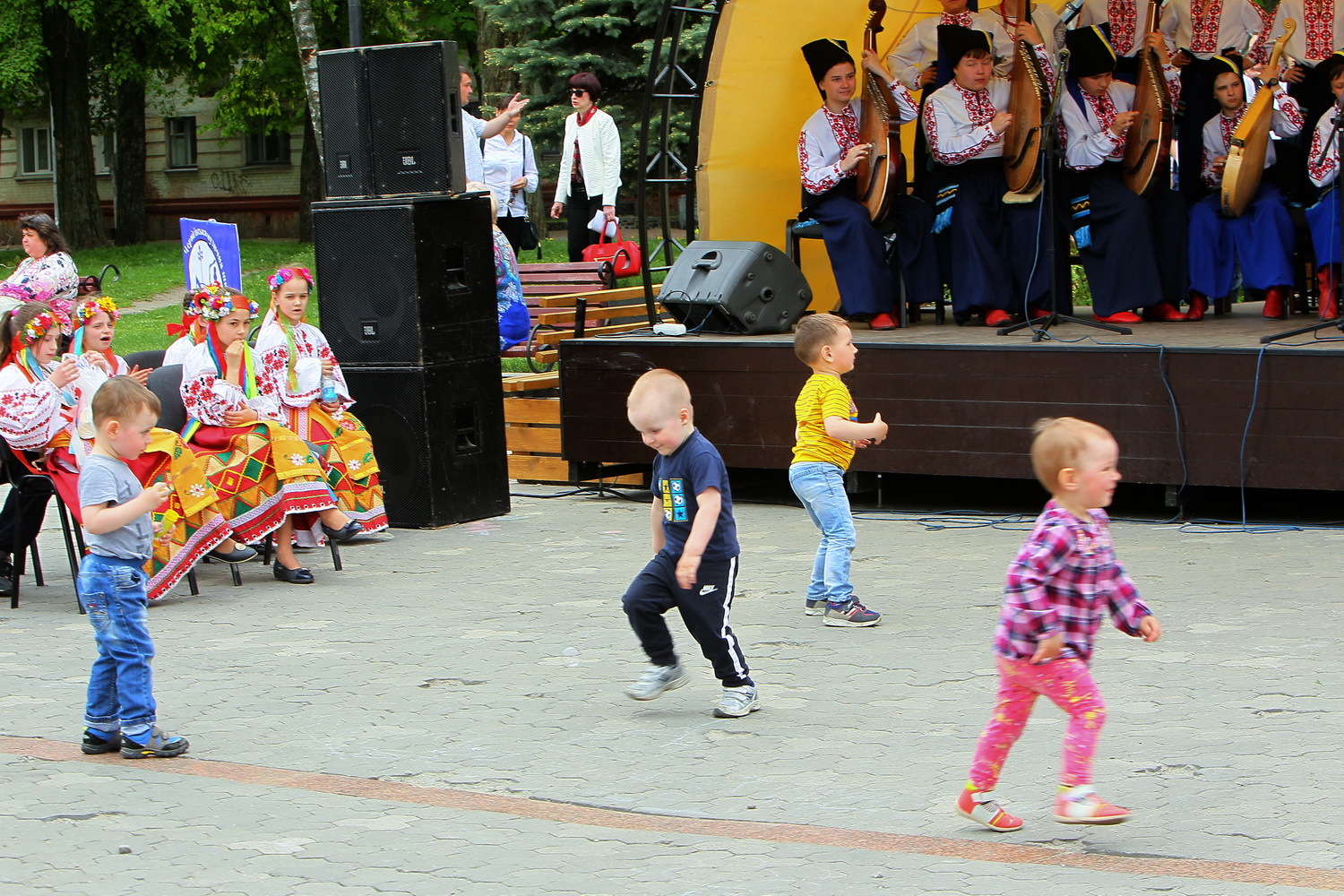 Фестиваль класичної музики просто неба в Чернігові (Фото)