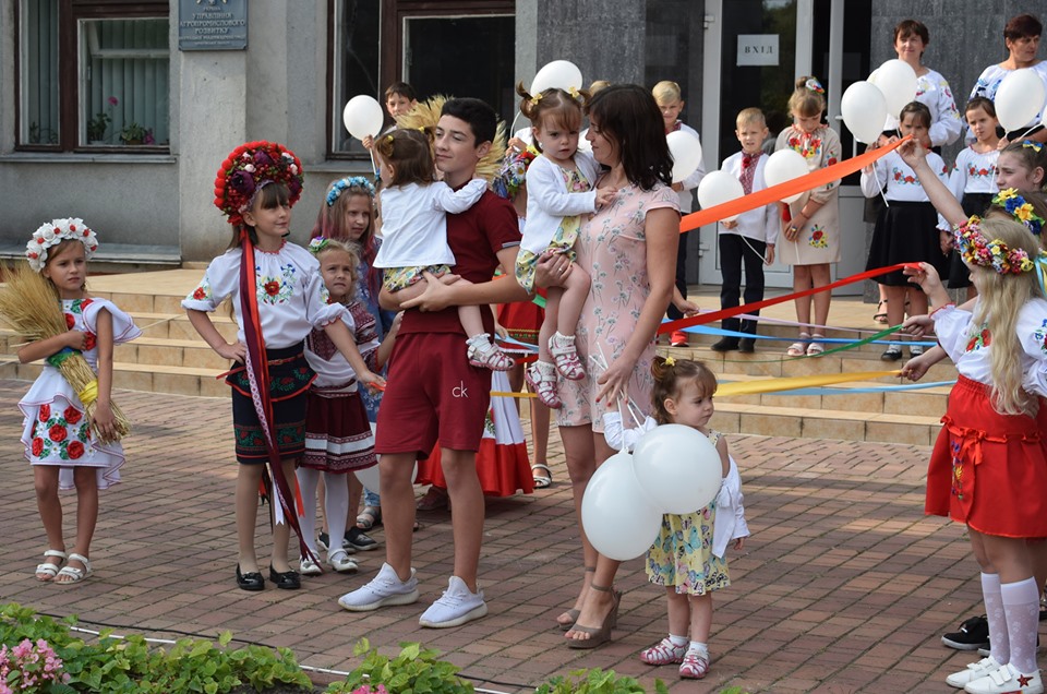 На Чернігівщині відбулося дефіле близнюків «Один в один» (Фото)