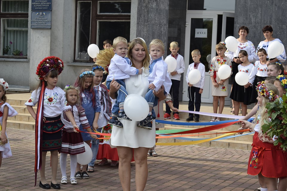 На Чернігівщині відбулося дефіле близнюків «Один в один» (Фото)