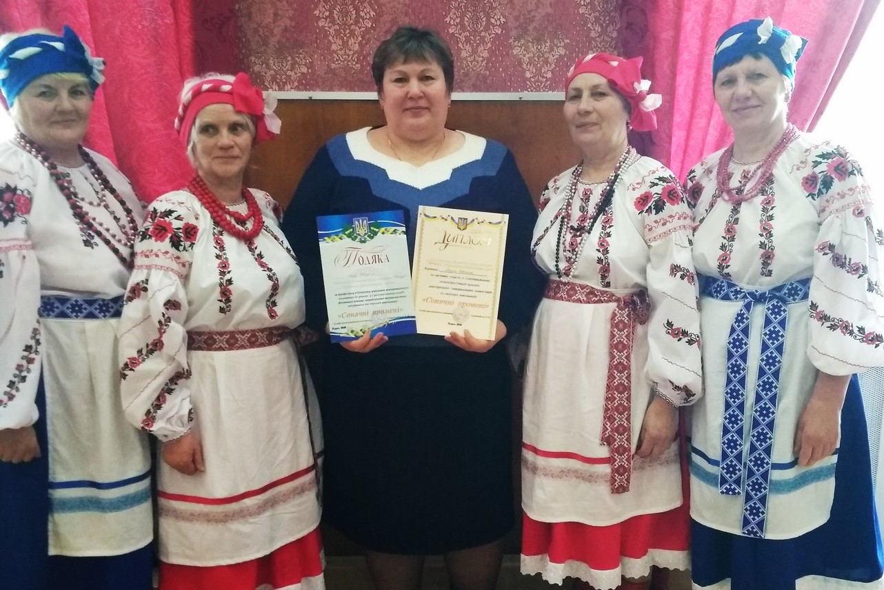 «Шарм», «Любисток» і «Вербиченька», або Як у Коропі пенсіонери креативлять