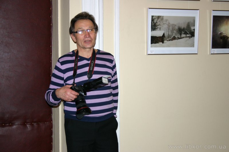 У бібліотеці Короленка відбулося відкриття фотовиставки сіверських митців (Фото)