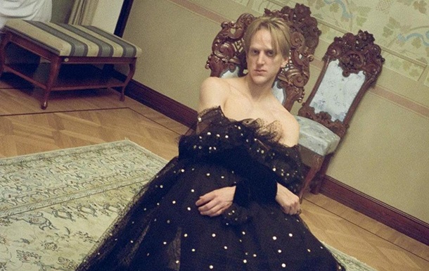 Фото журнала Vogue с мужчиной в платье вызвало споры в сети