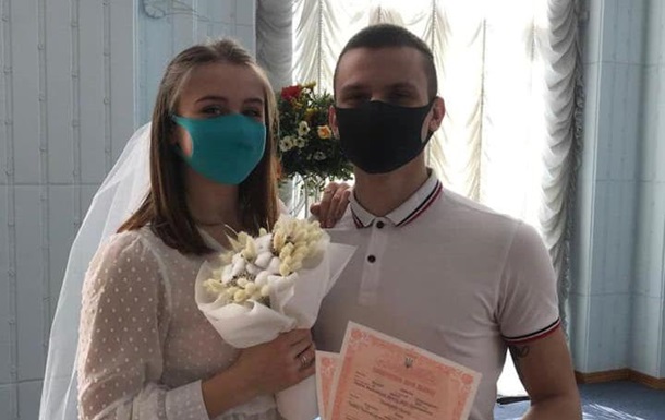 Появились фотографии свадеб во время карантина