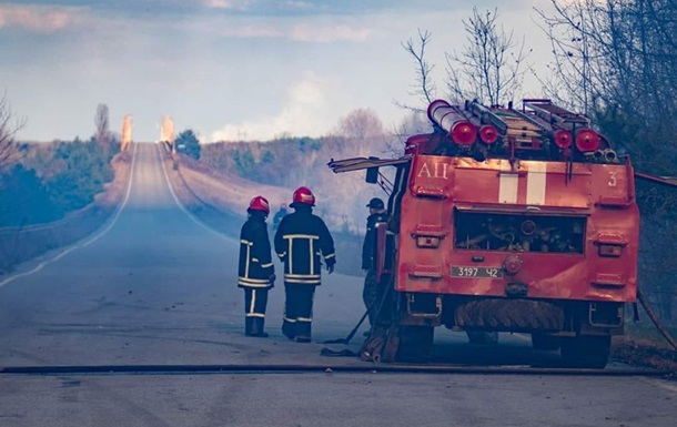 В зоне отчуждения продолжается ликвидация пожаров