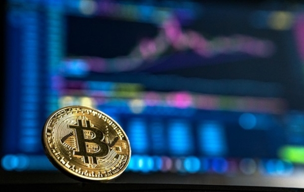 Bitcoin после обвала подорожал на 15%