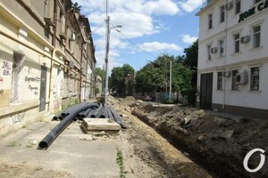 Ремонт насмарку: дождь разрушил дорогу в одесской "канаве"