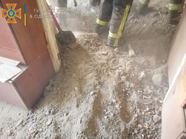 В жилом доме на Молдаванке обрушился потолок в квартире: погибла пожилая хозяйка. Фото
