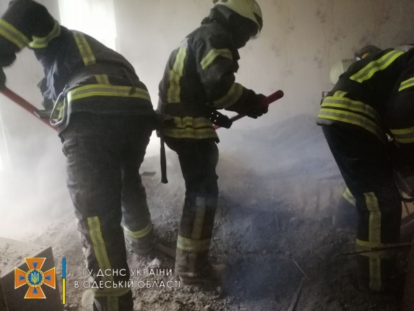 В жилом доме на Молдаванке обрушился потолок в квартире: погибла пожилая хозяйка. Фото