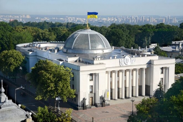 
На парламентских выборах в Раду проходят четыре партии, лидируют "Оппозиционная платформа – За жизнь" и "Слуга народа", – соцопрос
