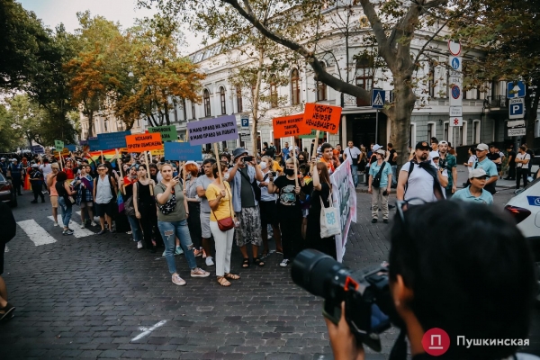 «Жить свободно, жить без страха»: как в Одессе прошел ЛГБТ-прайд. Фоторепортаж