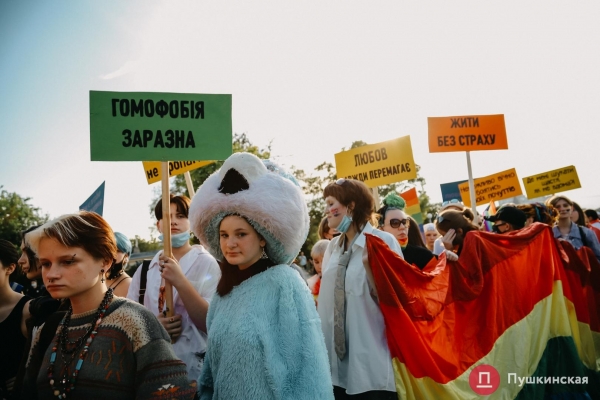 «Жить свободно, жить без страха»: как в Одессе прошел ЛГБТ-прайд. Фоторепортаж