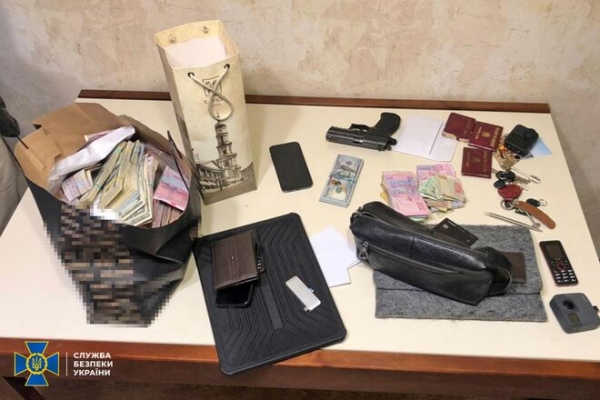 
Поборы на миллион: группировка с участием полицейских кошмарила харьковский бизнес
