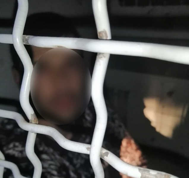Під Києвом чоловік забрався вночі до чужого будинку та напав з ножем на дітей