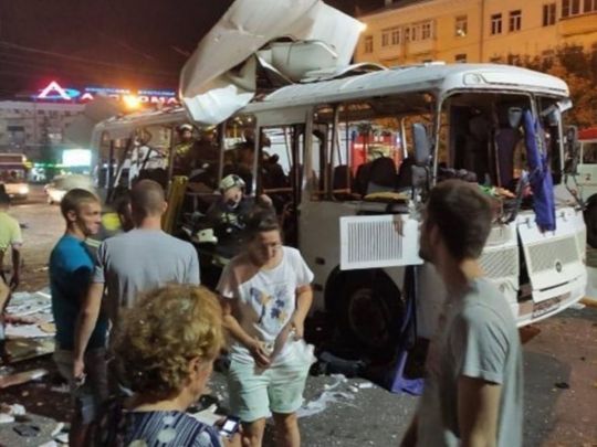 У російському Воронежі вибухнув автобус: що відомо про постраждалих