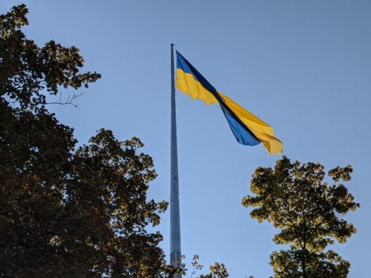 «Велике будівництво»: у Харкові підняли державний прапор на найвищий у Європі флагшток