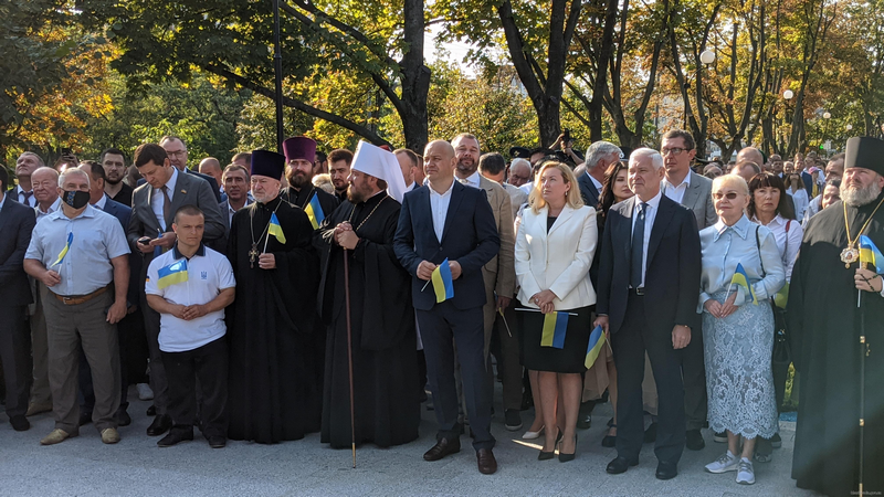 «Велике будівництво»: у Харкові підняли державний прапор на найвищий у Європі флагшток