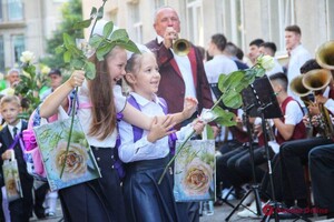День знаний в Одессе: школьные линейки отменили, но не все 