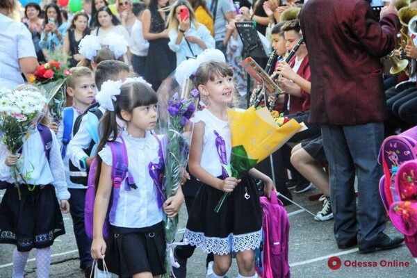 День знаний в Одессе: школьные линейки отменили, но не все 