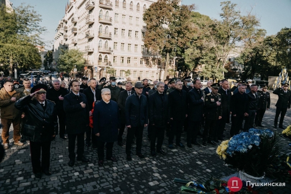 В Одессе почтили памятников защитников Украины. Фоторепортаж